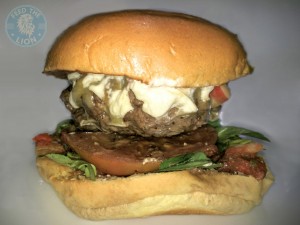 meat and shake burger Von Longhorn