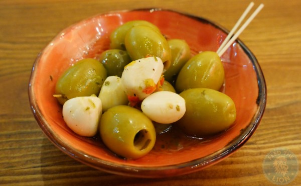 Jumbo Olives with Garlic or Chilli £ 2.70