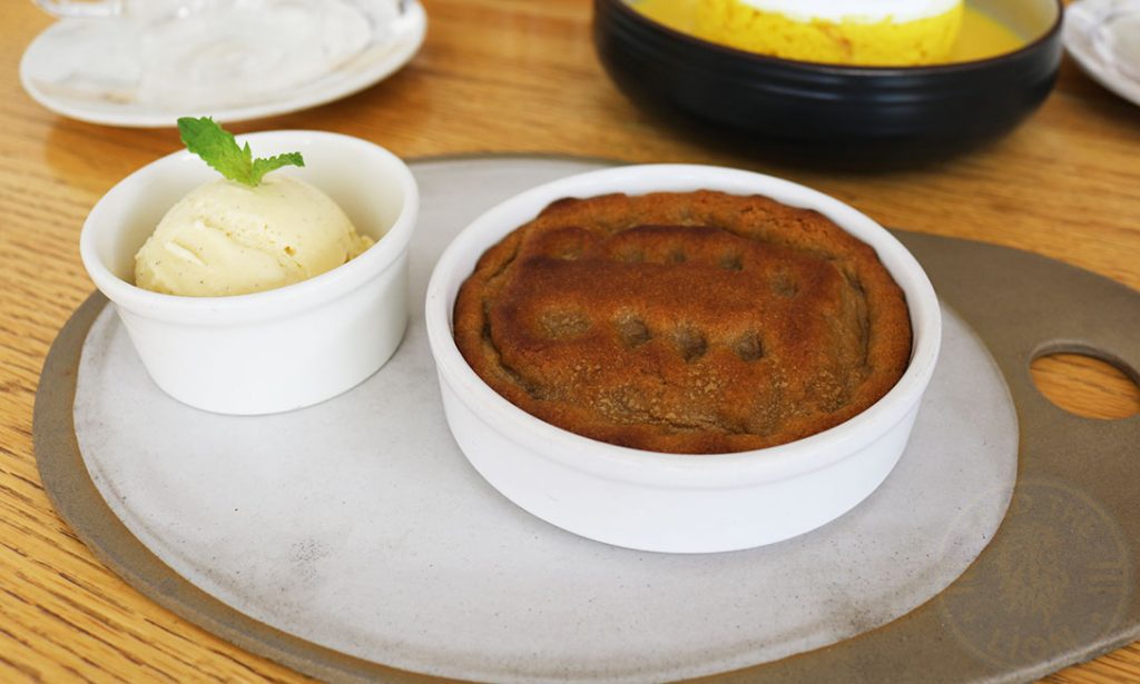 Jar Kuwait Halal Food Restaurant Feed the Lion