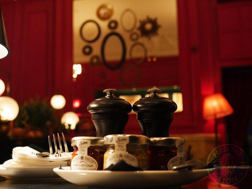 Rake's Cafe Bar Liverpool St. London Halal Feed the Lion