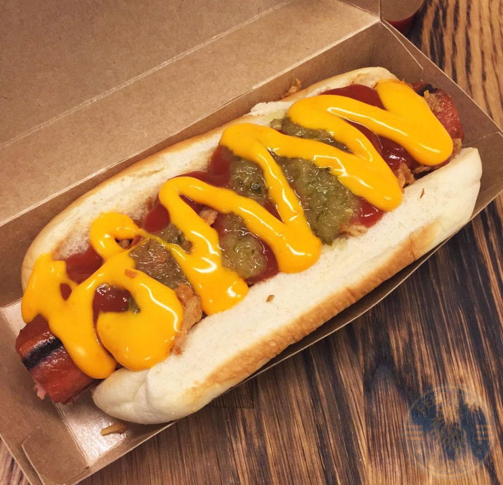 hot dog Burgeri Halal Soho London restaurant