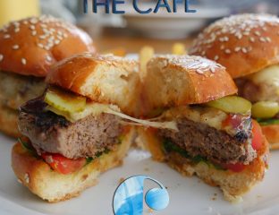 Azuri Raddison Blu breakfast The Cafe - Mauritius Halal restaurant burger
