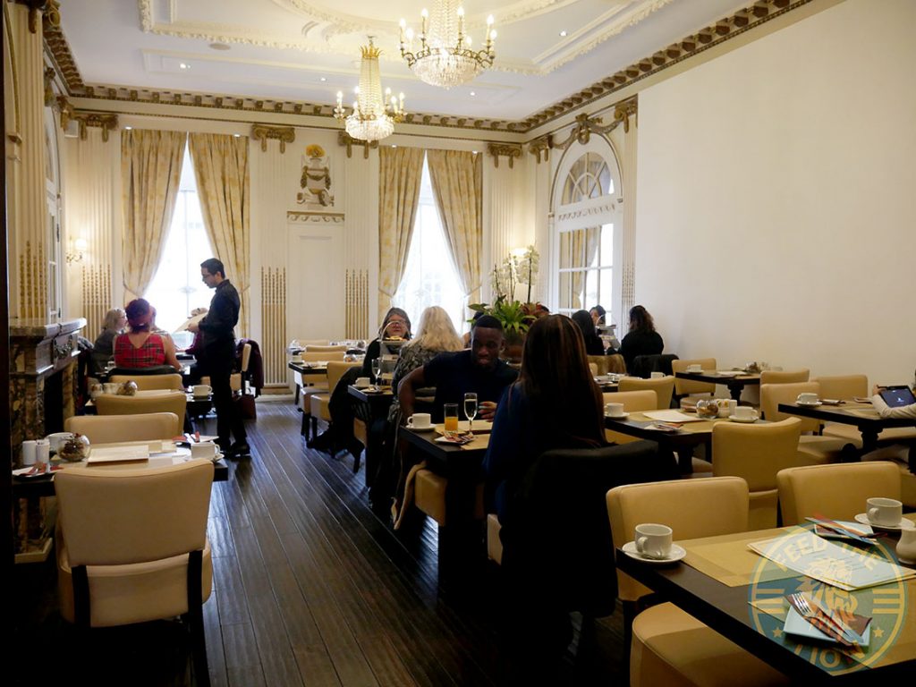 Grand Royale (Afternoon Tea) Hyde Park, London Feed the Lion