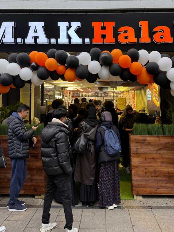Mak Halal introduce their menu to Coventry Feed the Lion