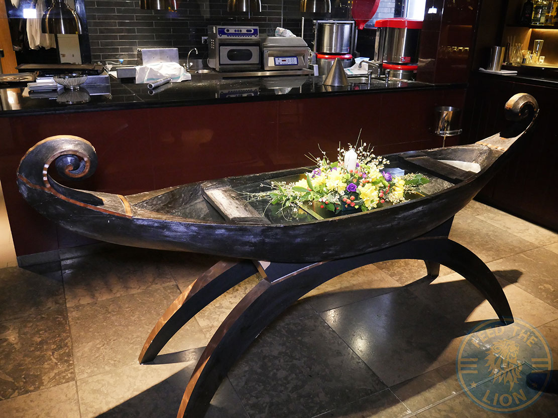 qP1350430 - Feed the Lion